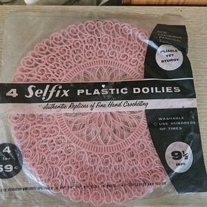 Selfix Pink Plastic Doilies